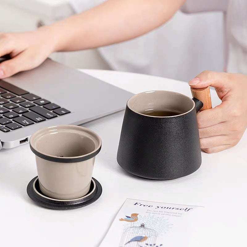 Tapered Ceramic Mug with Lid and Filter - Infuser for Tea